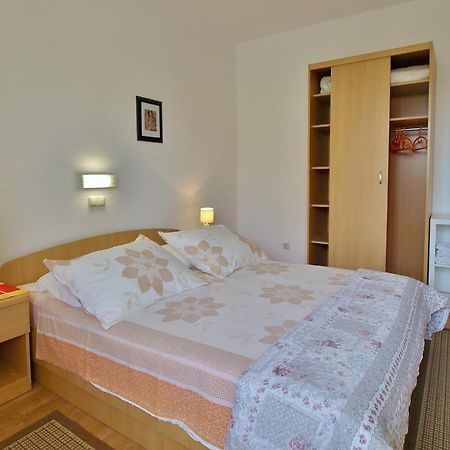 Apartments Eufemija Rab Town Exterior photo