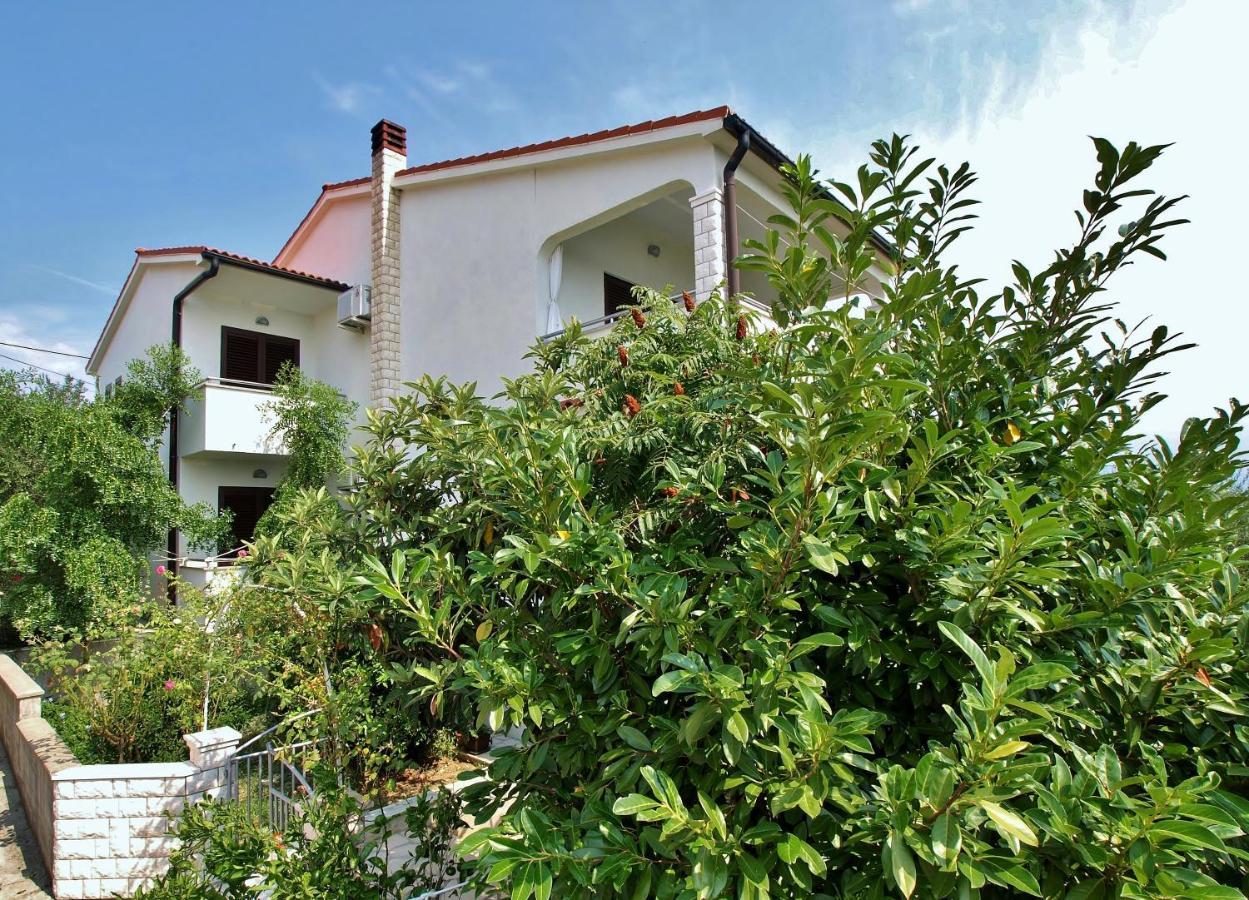 Apartments Eufemija Rab Town Exterior photo