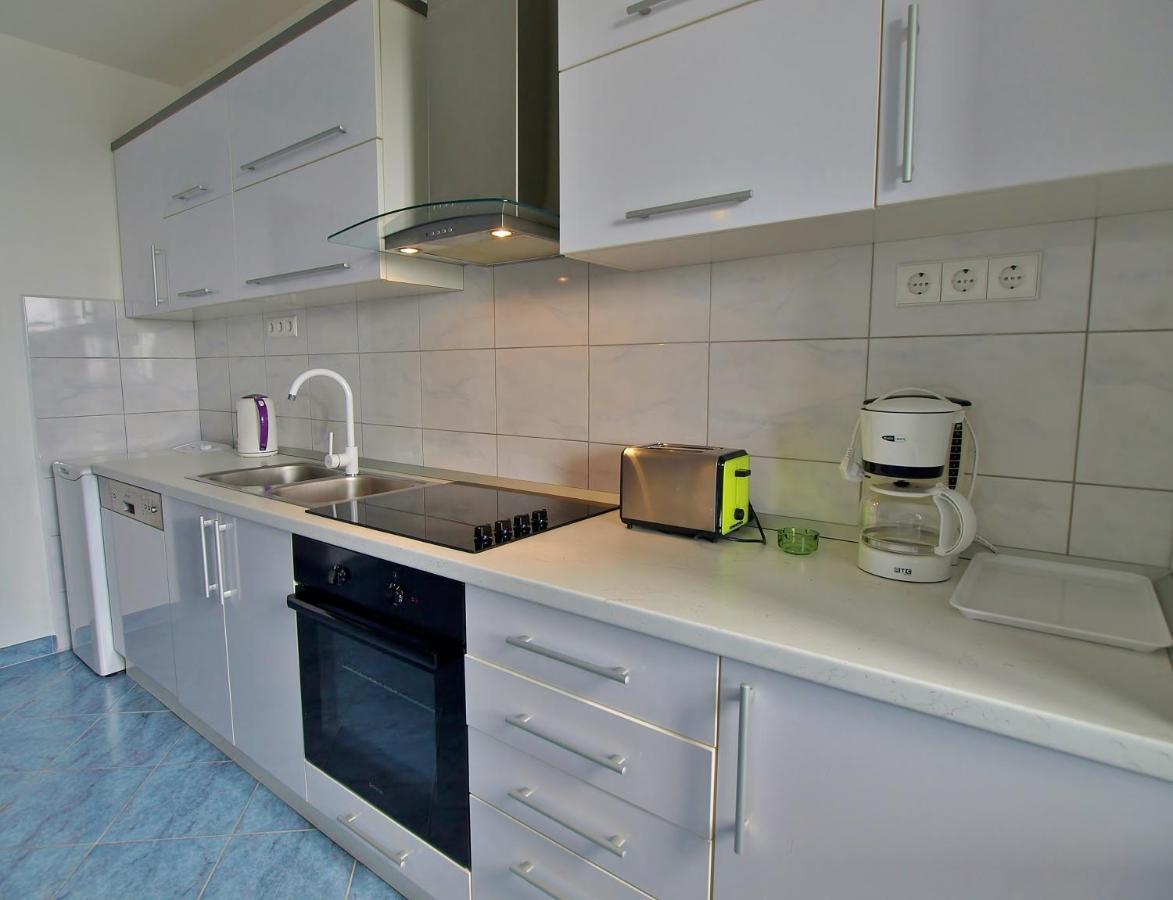 Apartments Eufemija Rab Town Exterior photo